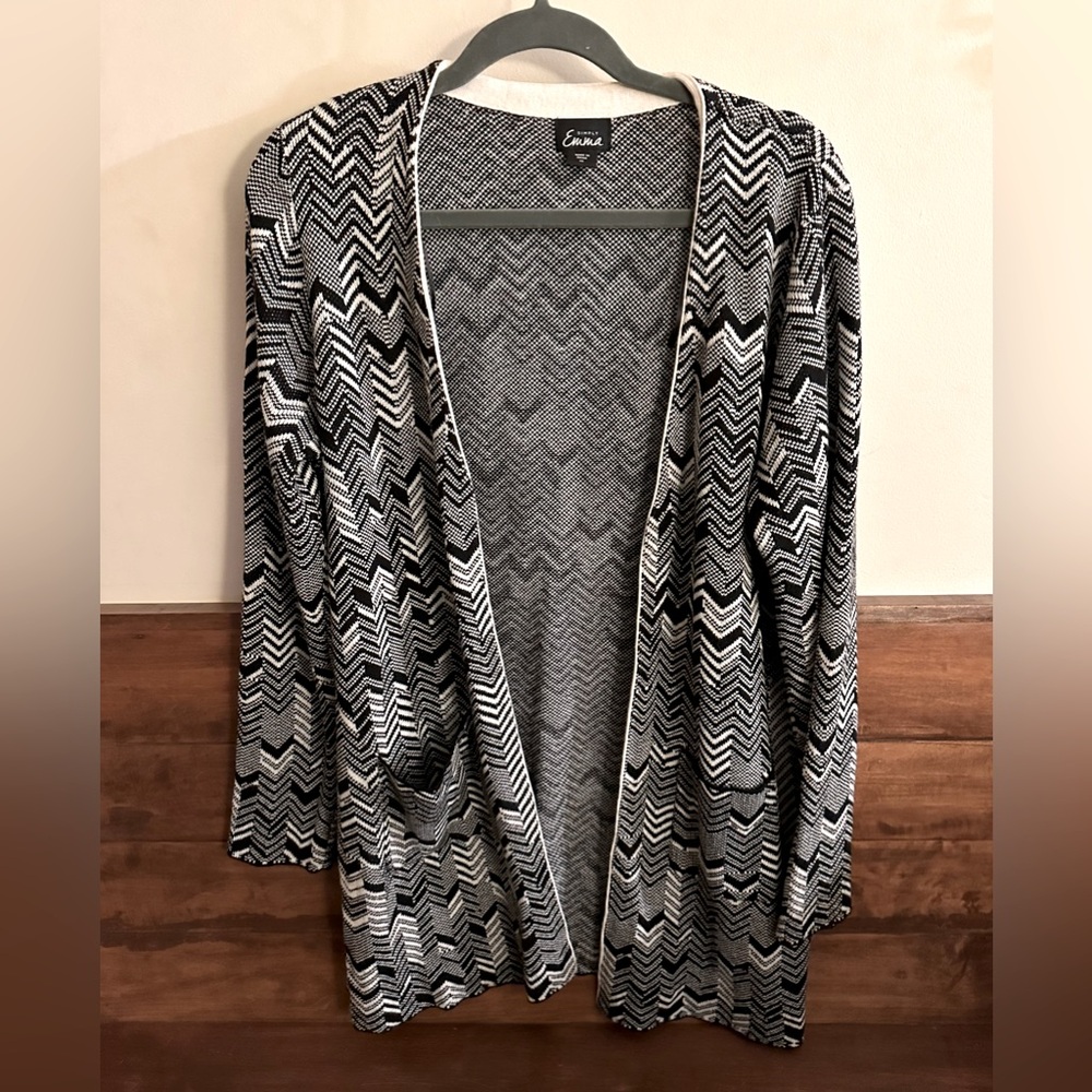 Simply Emma 1X Geometric Cardigan